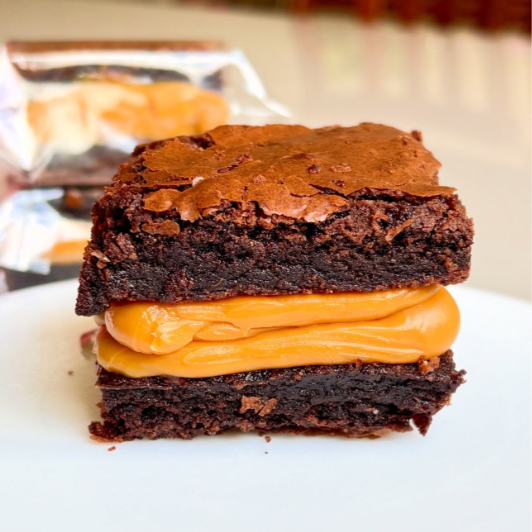 Breownie da casa recheado com delicioso doce de leite