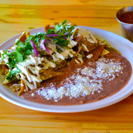 Chilaquiles Divorciados con Pollo