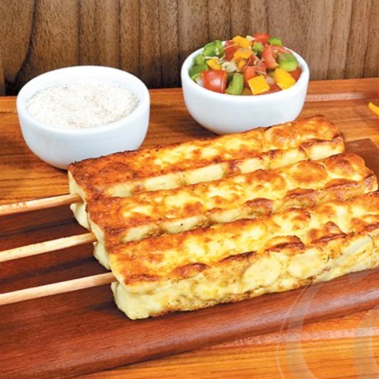 Espetinhos de queijo coalho