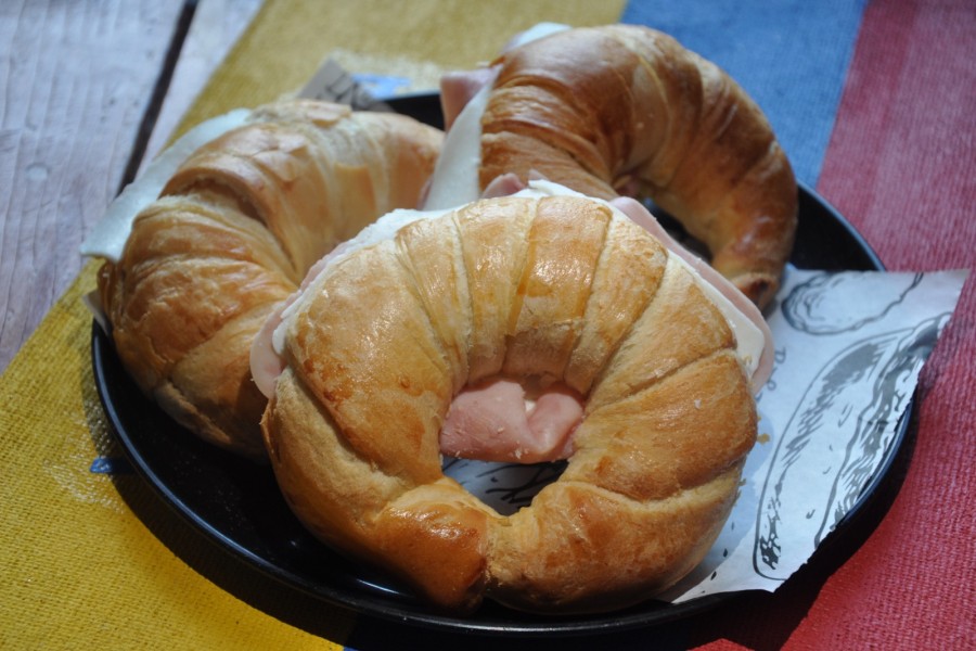 CROASANT DE JAMON Y QUESO