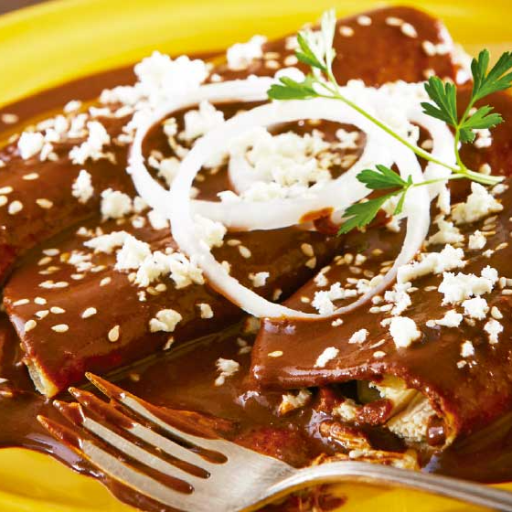 Enchiladas de mole rojo