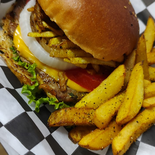 Hamburguesa Clásica con Papas