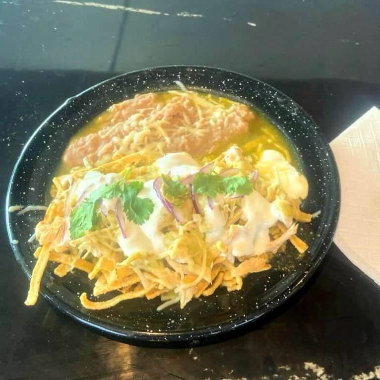 CHILAQUILES VERDES CON HUEVO