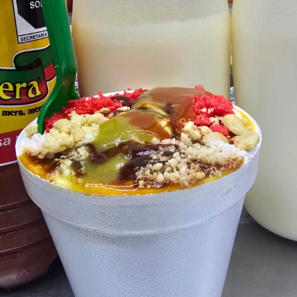 Vaso grande con elote