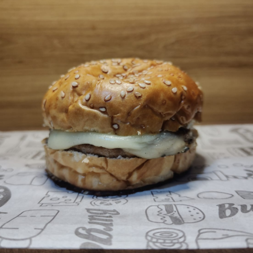Pão, carne e queijo.