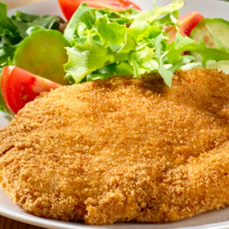 Pechuga Empanizada Grande con Papas y Ensalada