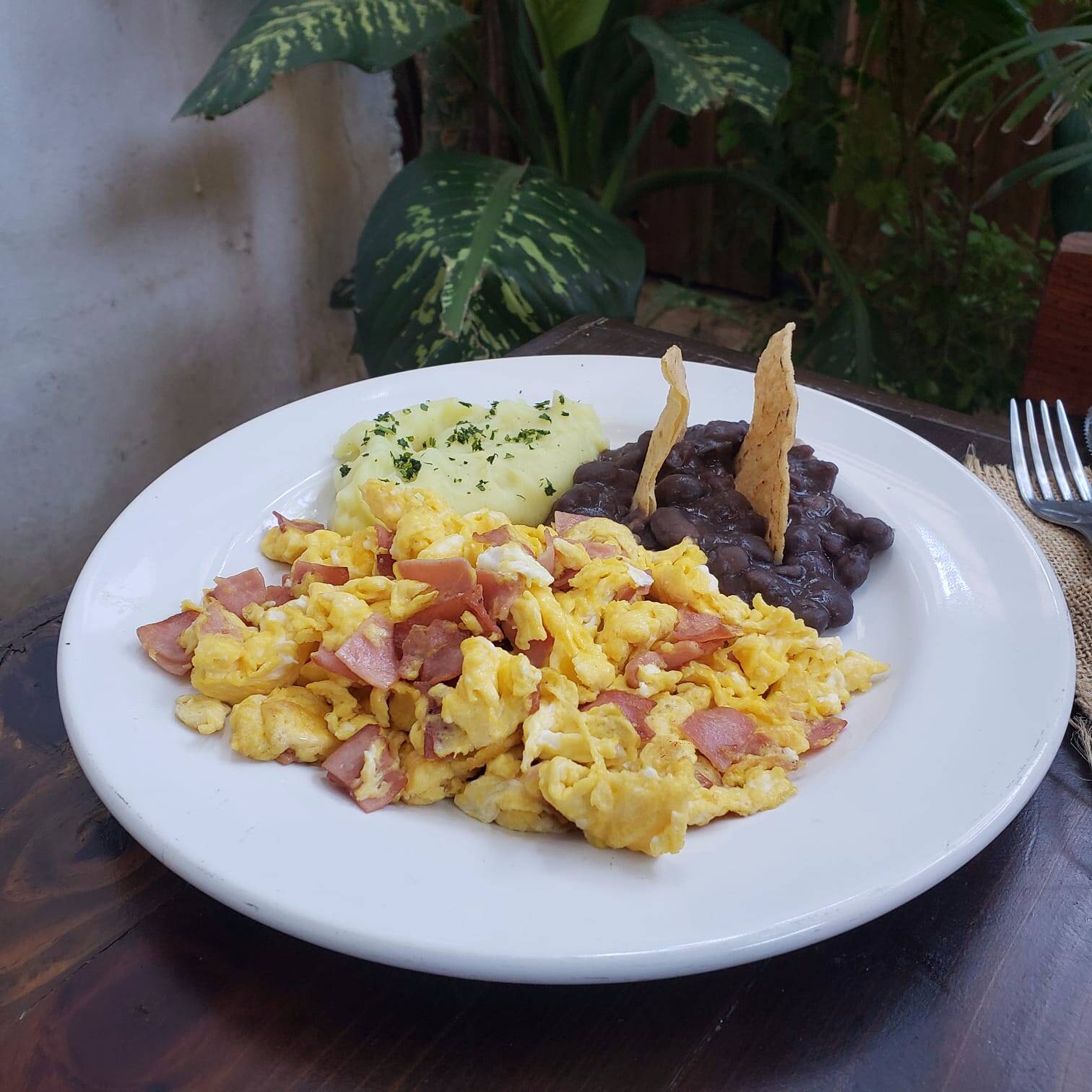 Huevos con Jamón