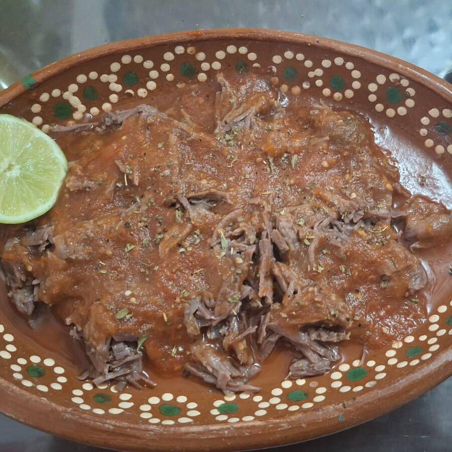 Plato mediano de birria