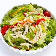 Ensalada con pollo desmenuzado