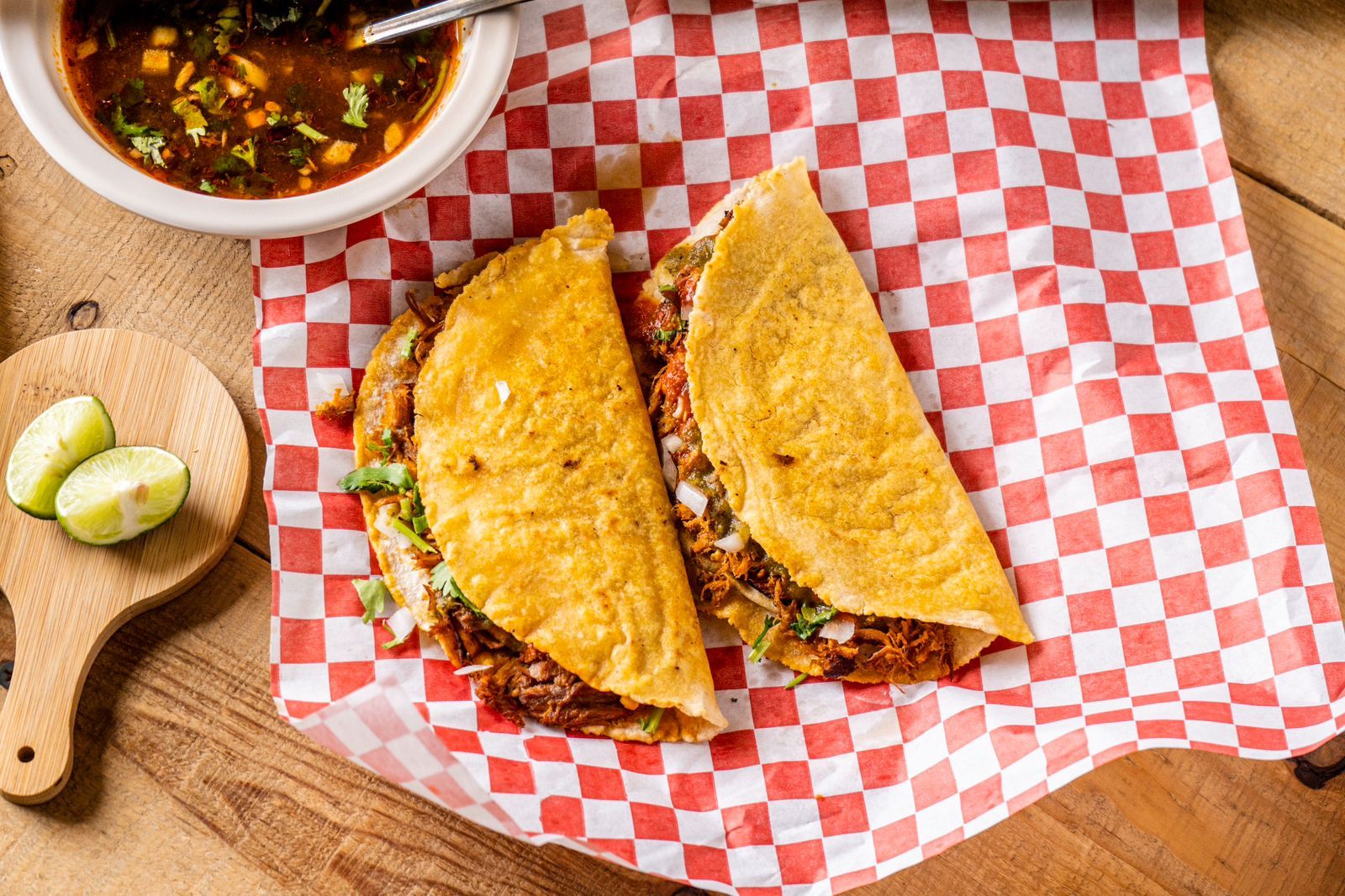 Taco Mediano de Birria de Chivo