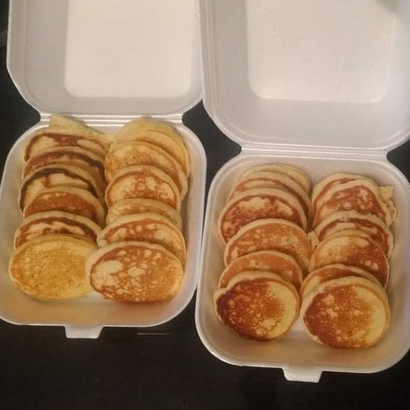 Mini hot cake con fruta