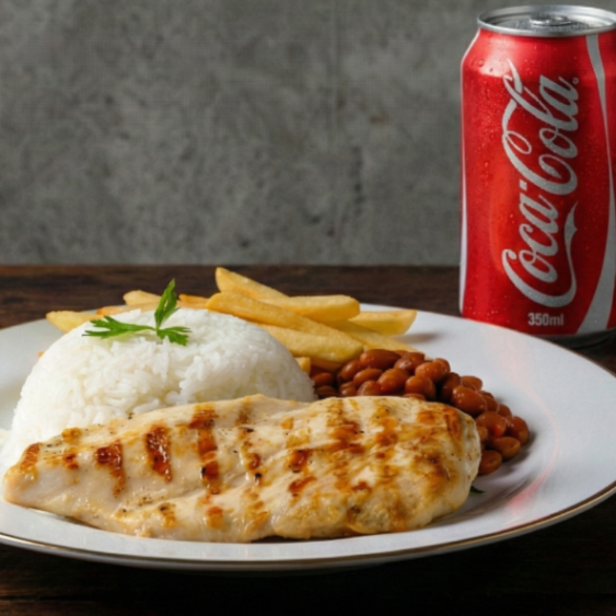 Filé empanado coberto com molho de tomate encorpado e queijo gratinado derretendo, acompanhado de arroz soltinho e fritas crocantes. Cremoso e marcante.