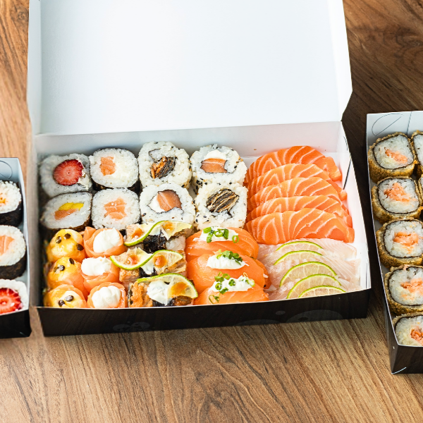 05 sashimi salmão, 05 sashimi tilápia, 06 gunkan salmão especial, 14 sushis variados, 10 hot filadelfia, 03 niguiri salmão, 03 niguiri skin.