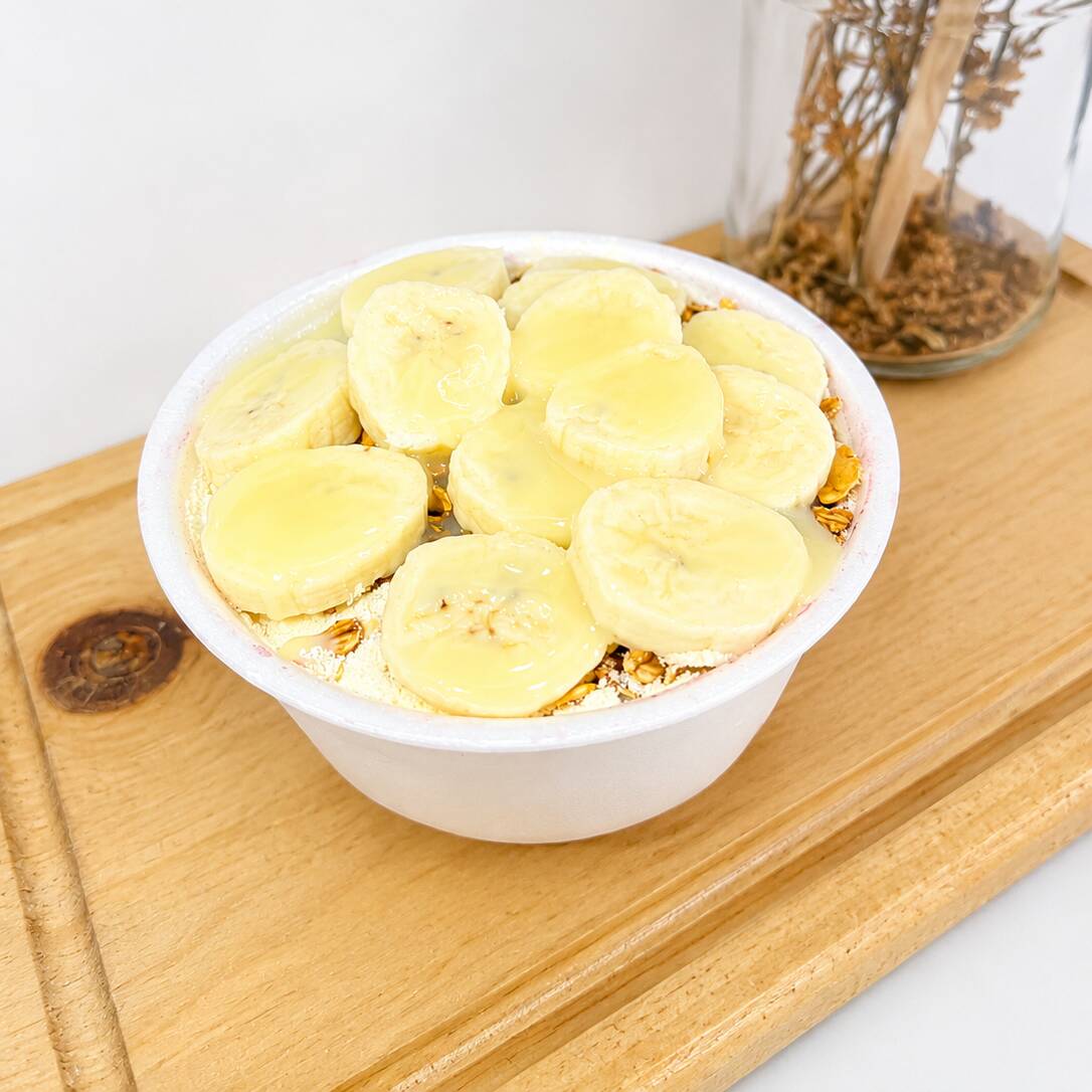 3 acompanhamentos, 1 fruta, 1 calda
