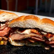 Torta Gigante Salchichón-Milnesa Pollo-Jamón-Queso