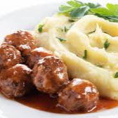 arroz, feijao, farofa e salada de alface e tomate