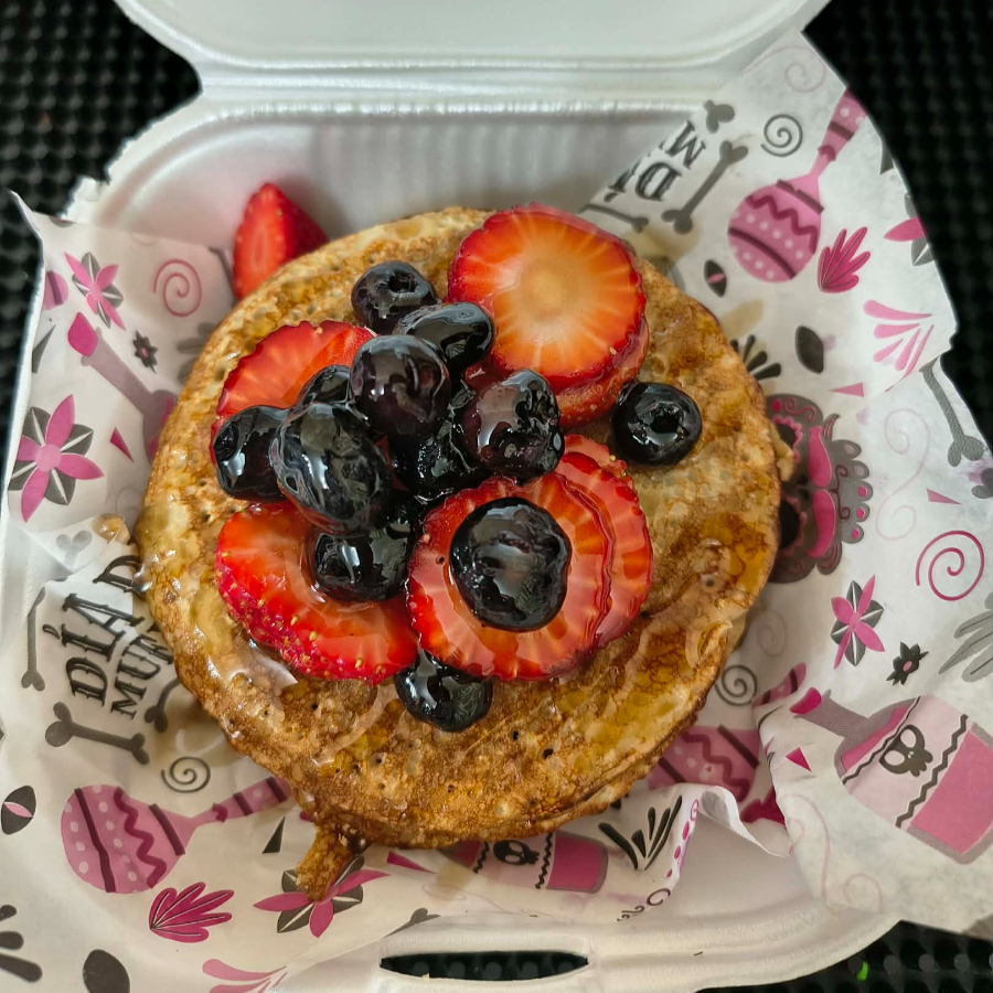 5pz de Hotcakes de Avena Con Fresa, Blueberry y Mi