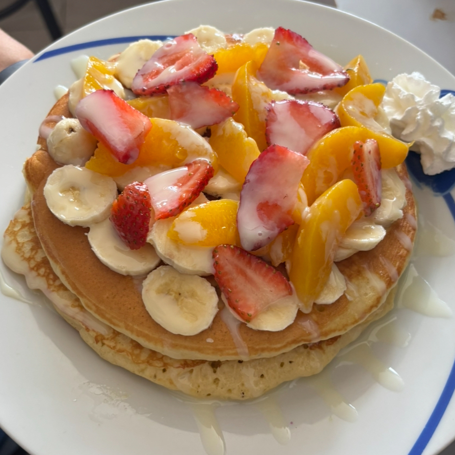 Hotcakes con fruta
