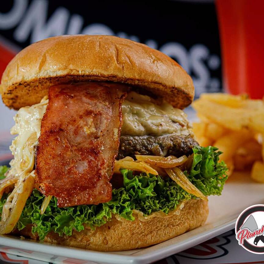 Combo Hamburguesa Especial con Papas y Gaseosa