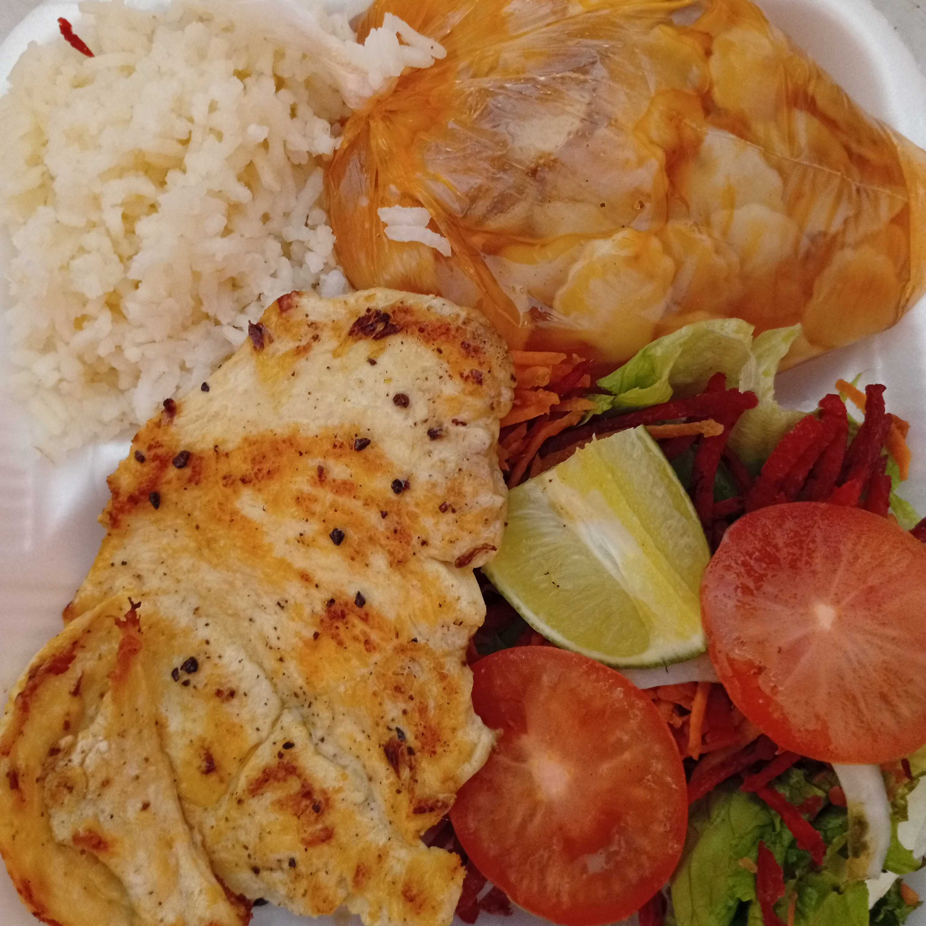 MILANESA DE POLLO A LA PLANCHA