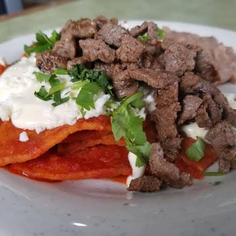 Combo de Chilaquiles Rojos Con Carne Asada
