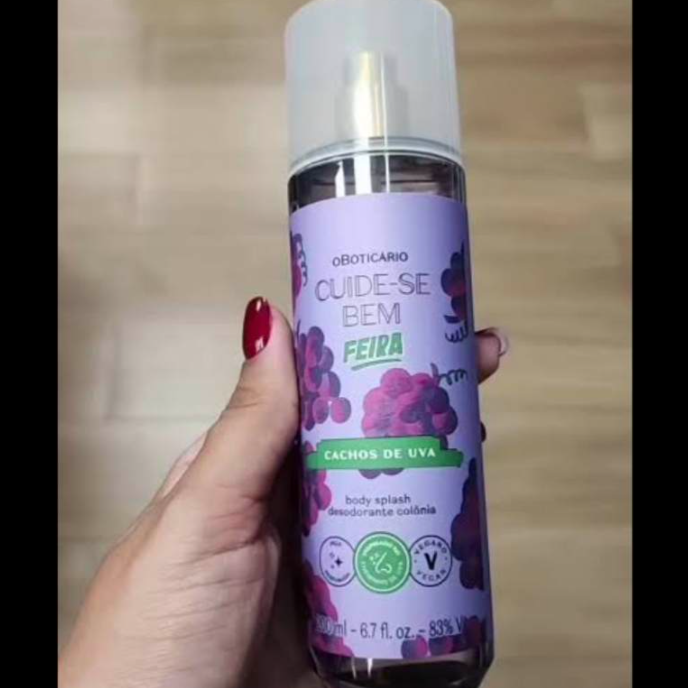 O Body Splash Desodorante Colônia Cuide-se Bem Feira Cachos de Uva vai deixar sua pele perfumada. Sua fragrância traz uma fragrância frutal inspirada no cheirinho de Uva, deliciosa, docinha e refrescante!
O presente perfeito para o seu amor.