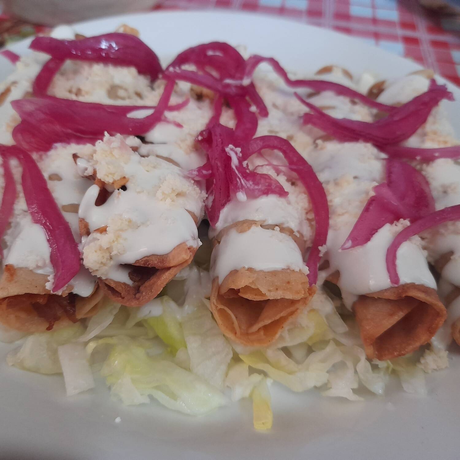 Tacos Dorados de Pollo Asado