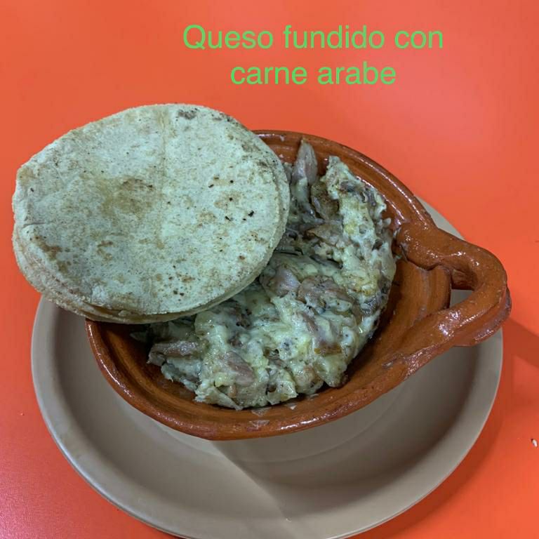 Queso Fundido con Carne
