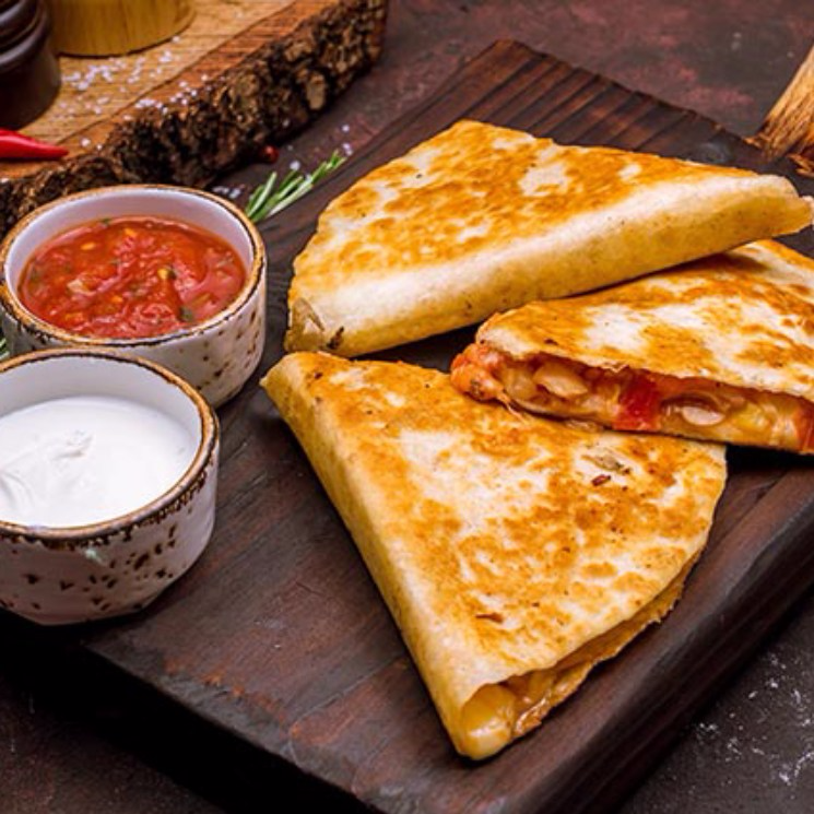 MEGA QUESADILLA DE PASTOR