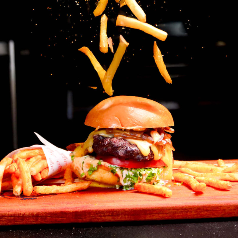 Hamburguesa Clásica con Papas