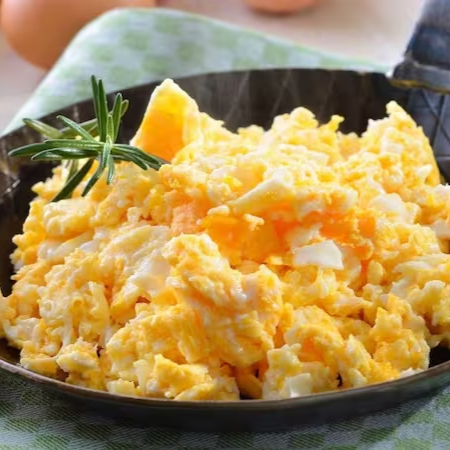 Porção 3 ovos mexidos.