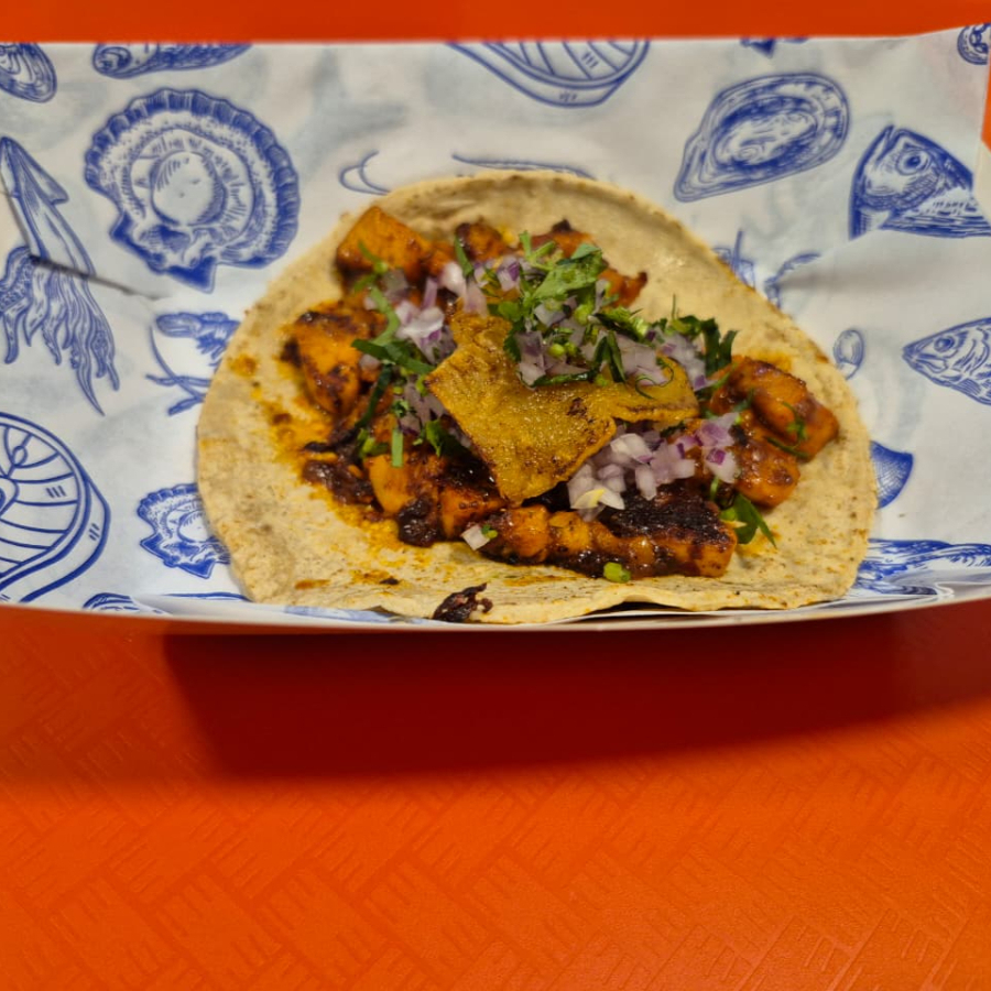 Taco pescado al pastor