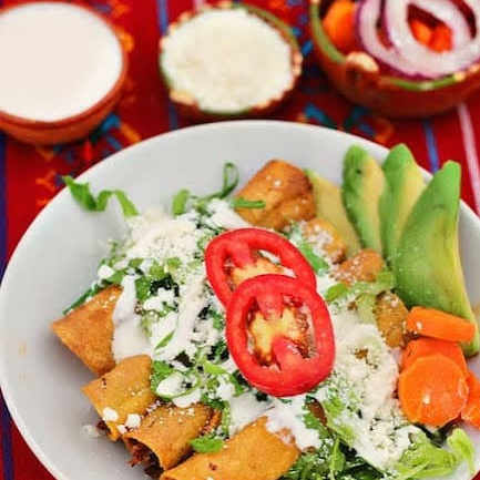 Tacos Dorados De Pollo