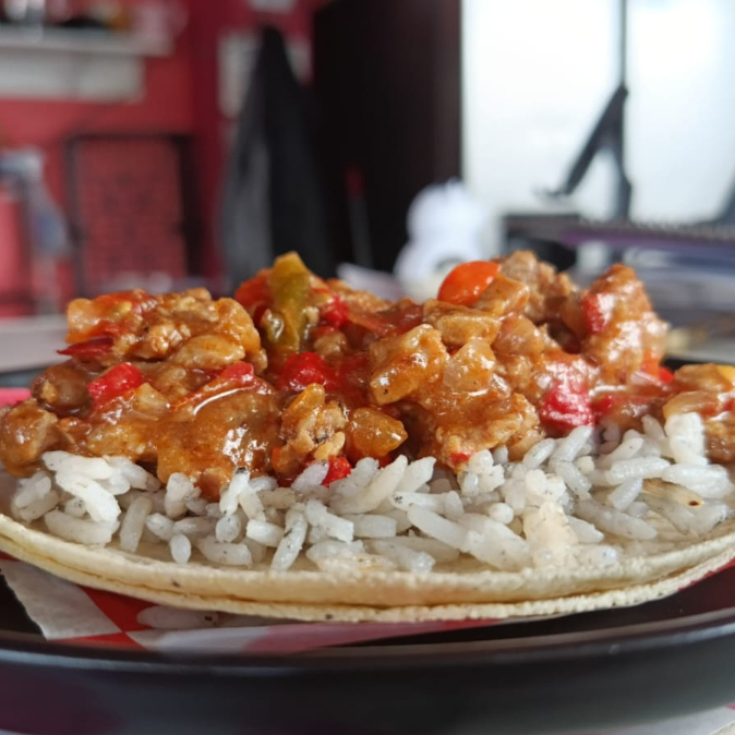 TACO BISTEC A LA MEXICANA.