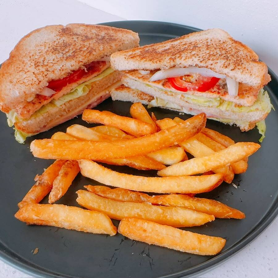 Club Sandwich Con Papas