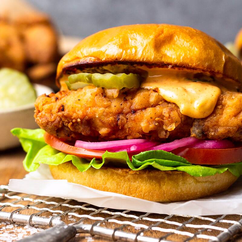 CHICKEN BURGER