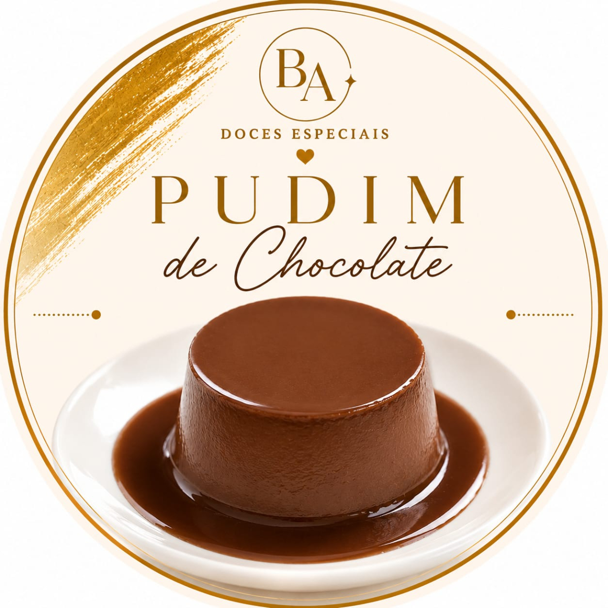 Experimente o nosso Pudim de chocolate , cuidadosamente pesado em 149 gramas de pura tentação. Esta sobremesa, é preparada com um leite condensado de alta qualidade, chocolate puro com um toque da deliciosa calda de brigadeiro caseira resultando em uma textura suave e cremosa que irá derreter em sua boca. A calda de caramelo, feita à mão, adiciona uma doce sinfonia de sabor, que complementa perfeitamente o pudim. É a escolha perfeita para quem é amante de chocolate. Uma verdadeira delícia para finalizar sua refeição com chave de ouro..
