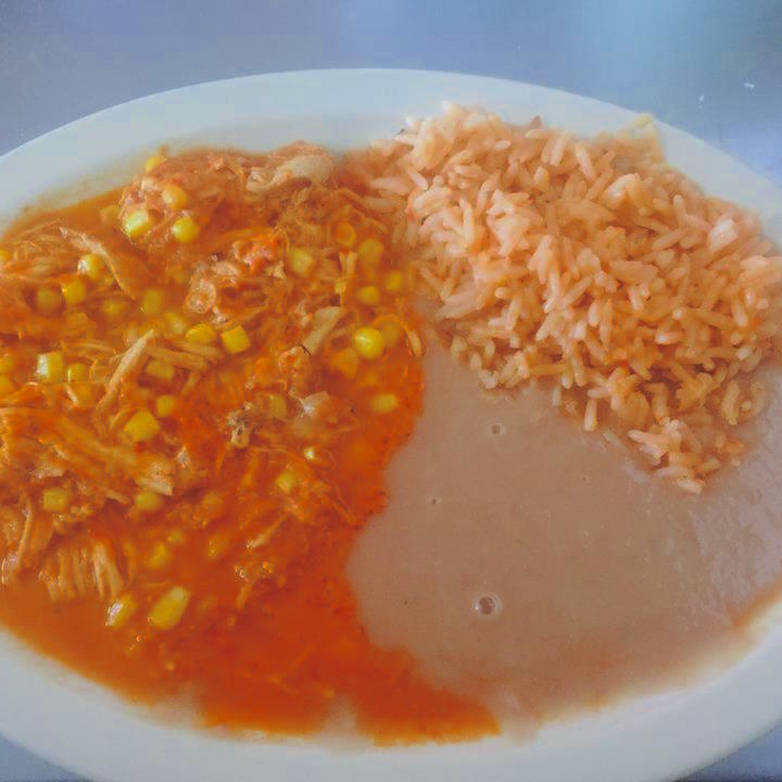Pollo con Elote en Crema de Chipotle