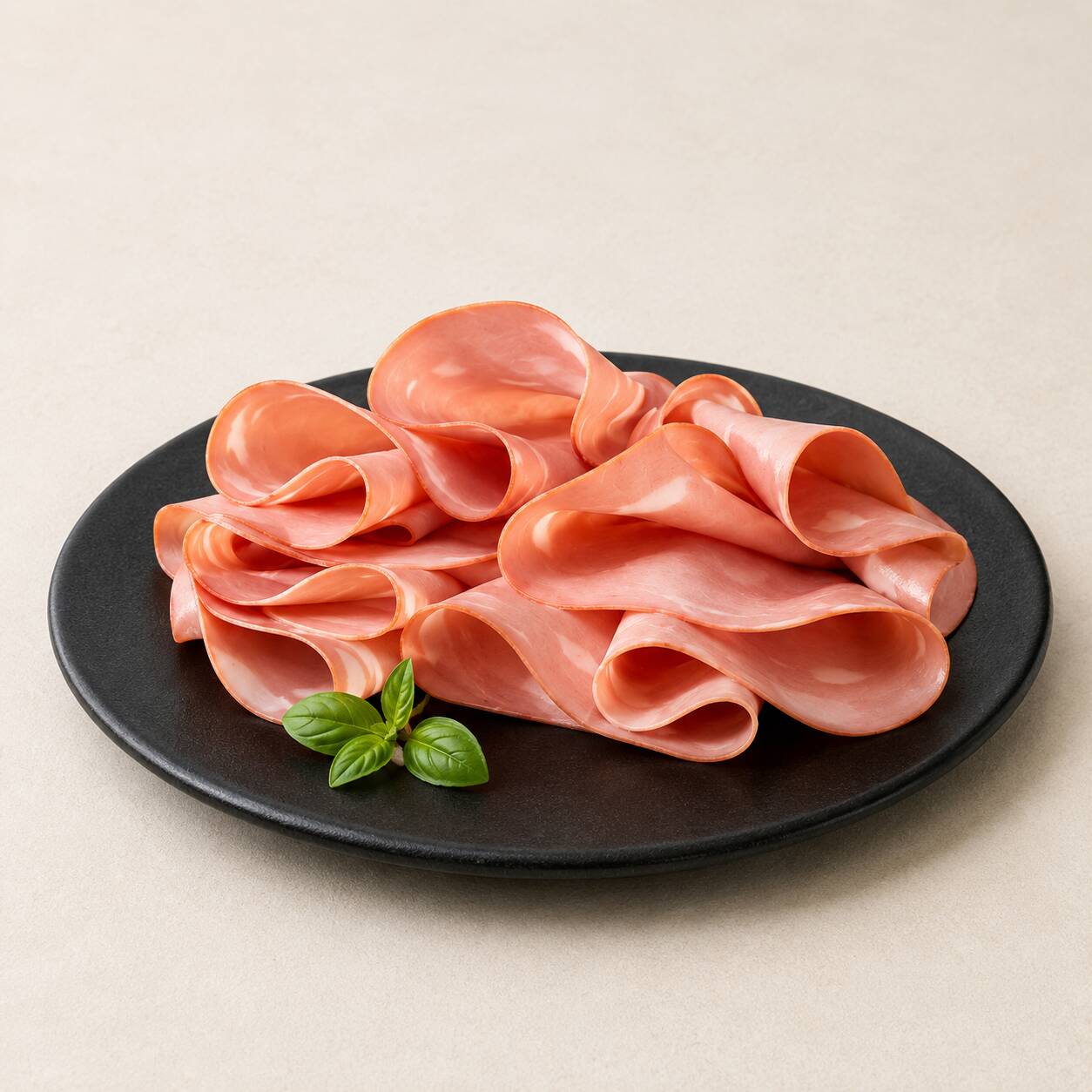5 fatias de mortadela, em torno de 100 - 150g