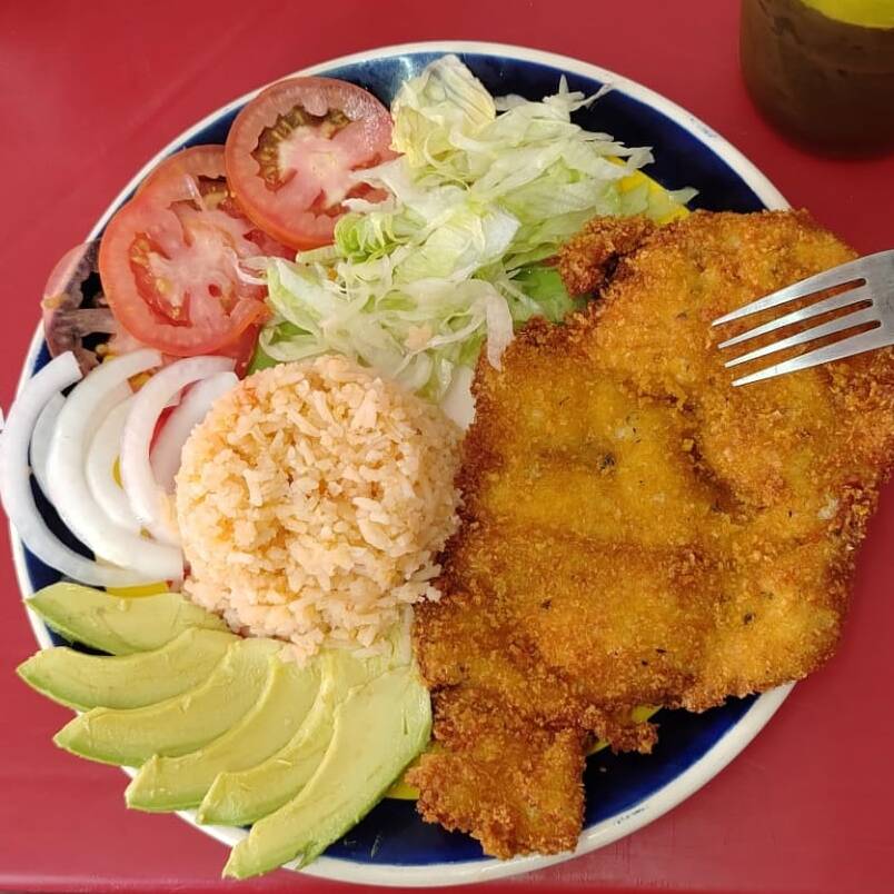 PLATILLO BISTEC DE POLLO A LA PLANCHA