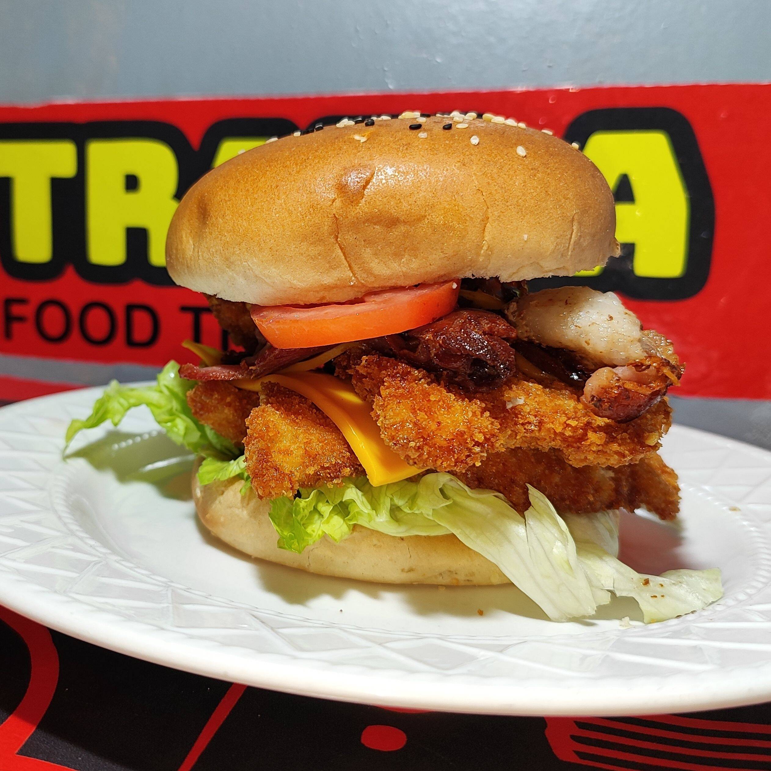 Hamburguesa de Pollo Doble C/Tocino