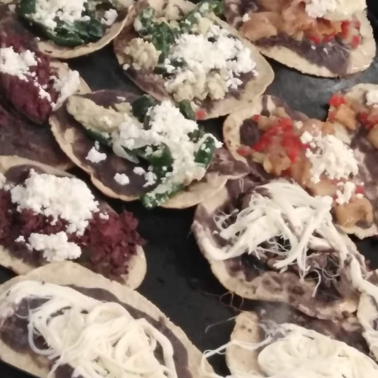 Memela de Rajas con Huevo