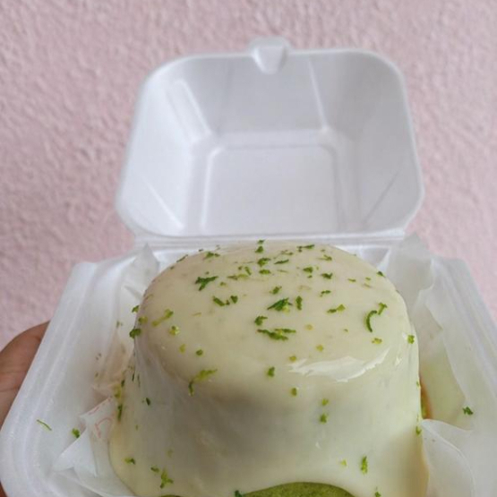 massa sabor limão recheio mousse de limão
