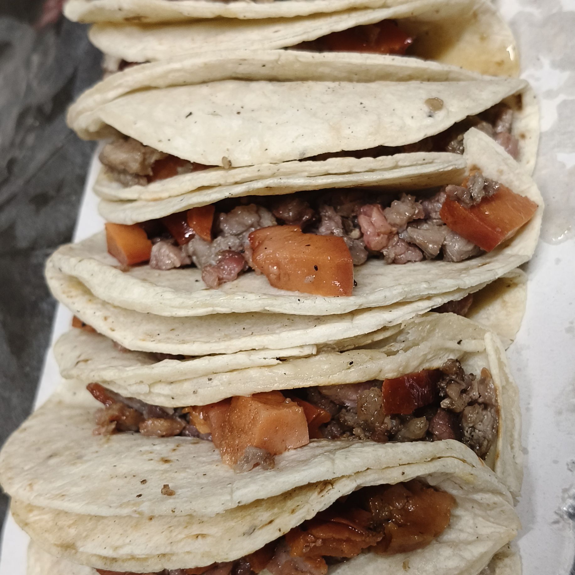 Tacos mixtos carne asada y salchicha