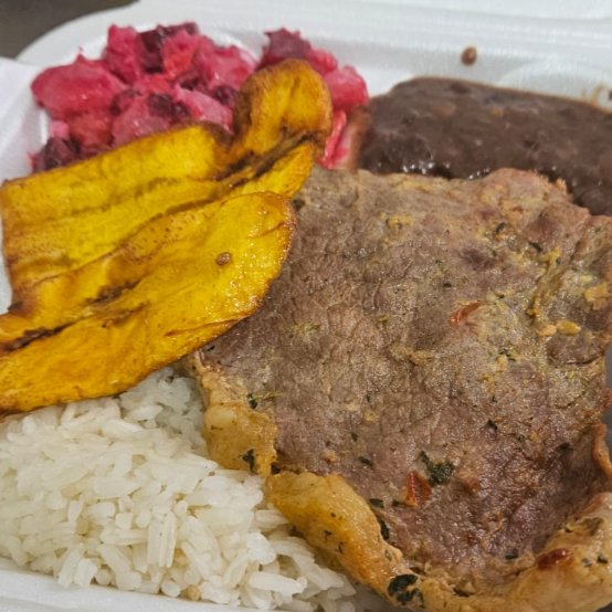 COMBO CARNE DE RES + SOPA + BEBIDA