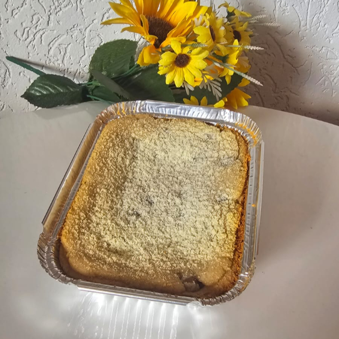 Experimente nossa deliciosa Torta cookie com brigadeiro cremoso branco e Nutella, um delicioso cookie servido em marmitinha, com generosa camada de brigadeiro cremoso. Um mimo perfeito para você! * Dica: Retire a tampa e aqueça por 20 segundos no microondas. Peso aproximado de 160 gramas. Produto artesanal - pode sofrer alterações