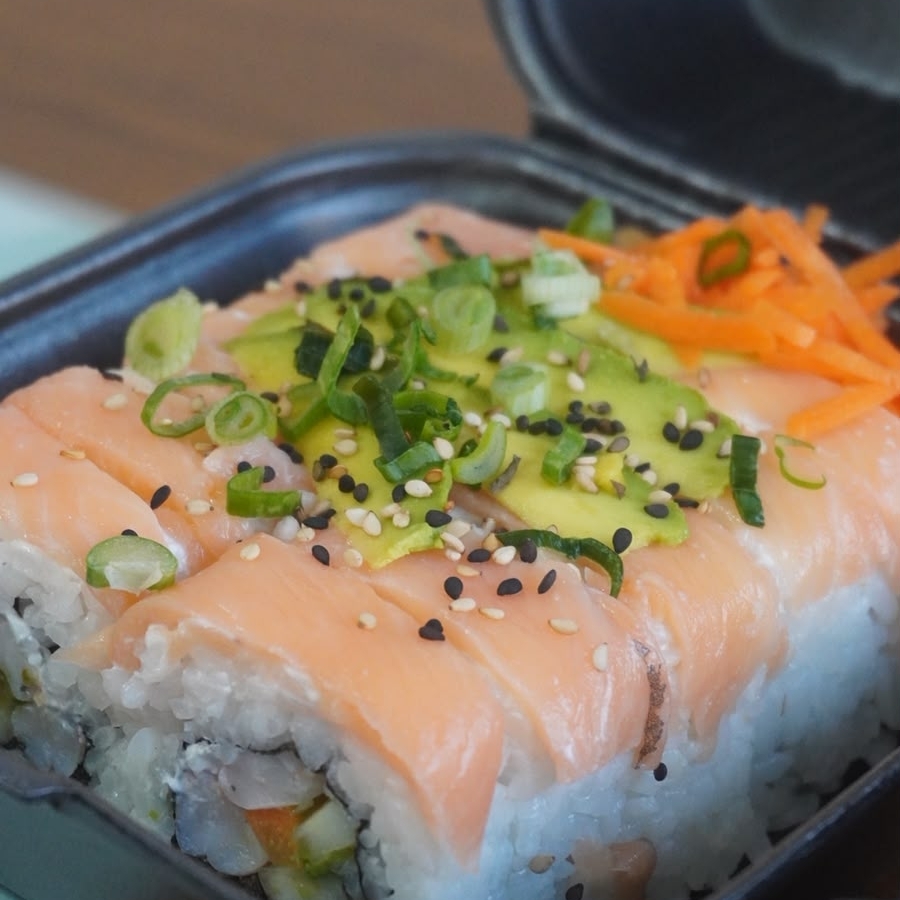 Salmón Roll