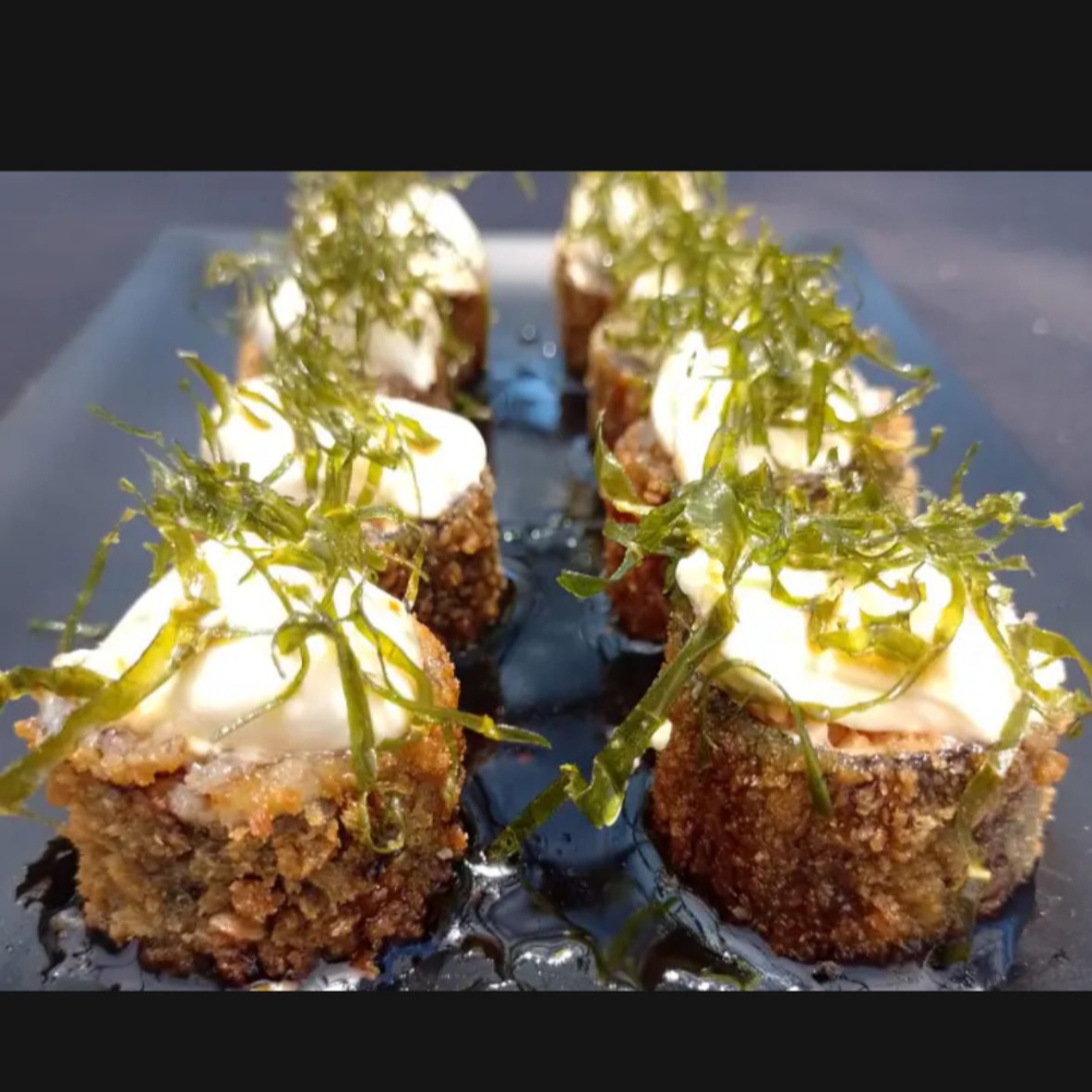 8 Unidades - Arroz, Nori, Salmão, Cream Cheese e Couve Crispy