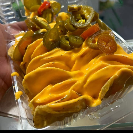 NACHOS CON QUESO