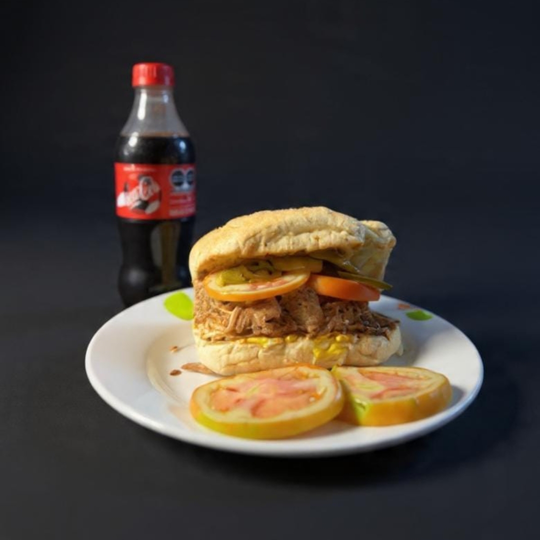 Combo La Dani torta con Refresco de coca cola